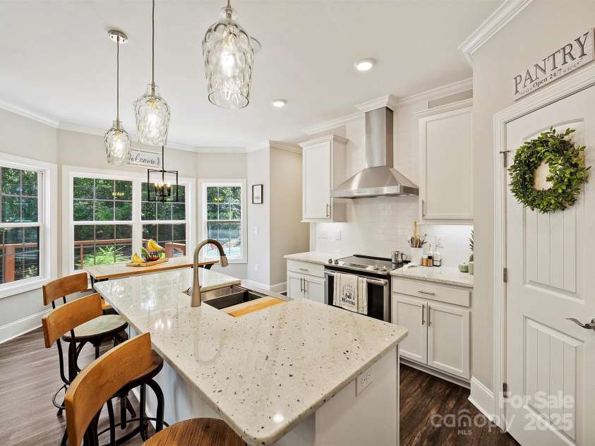 7927 Fairmont Drive, Waxhaw, NC 28173.  MLS# CAR4248978, YatesRealty ID 10067. 