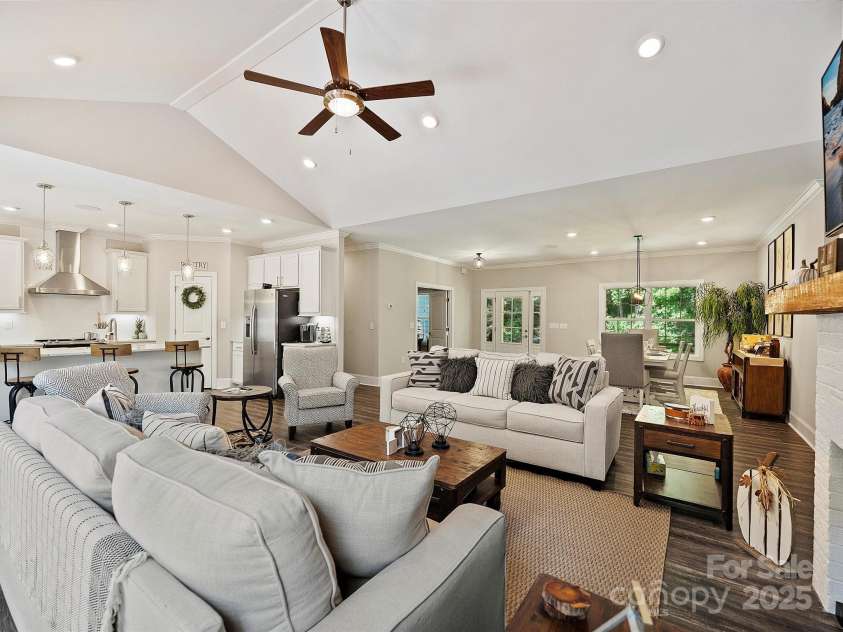 7927 Fairmont Drive, Waxhaw, NC 28173.  MLS# CAR4248978, YatesRealty ID 10067. 