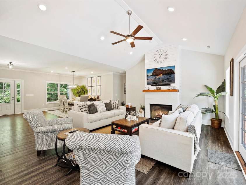 7927 Fairmont Drive, Waxhaw, NC 28173.  MLS# CAR4248978, YatesRealty ID 10067. 