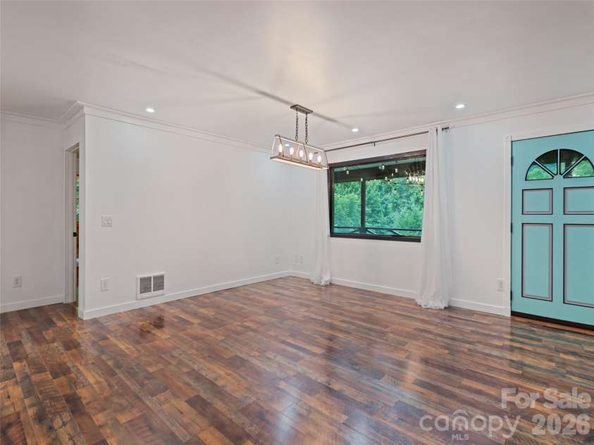 247 Three Springs Drive, Sylva, NC 28779.  MLS# CAR4368351, YatesRealty ID 10069. 