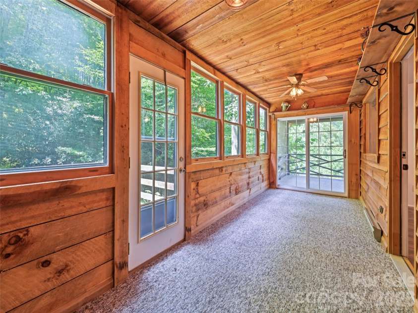 247 Three Springs Drive, Sylva, NC 28779.  MLS# CAR4368351, YatesRealty ID 10069. 
