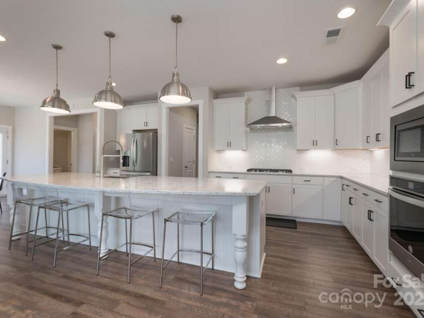 1180 Weir Court, Fort Mill, SC 29708.  MLS# CAR4173538, YatesRealty ID 1007. Kitchen