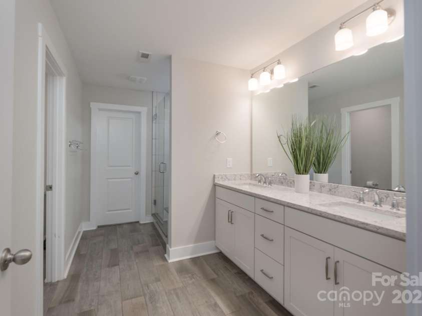 1180 Weir Court, Fort Mill, SC 29708.  MLS# CAR4173538, YatesRealty ID 1007. Primary Bathroom