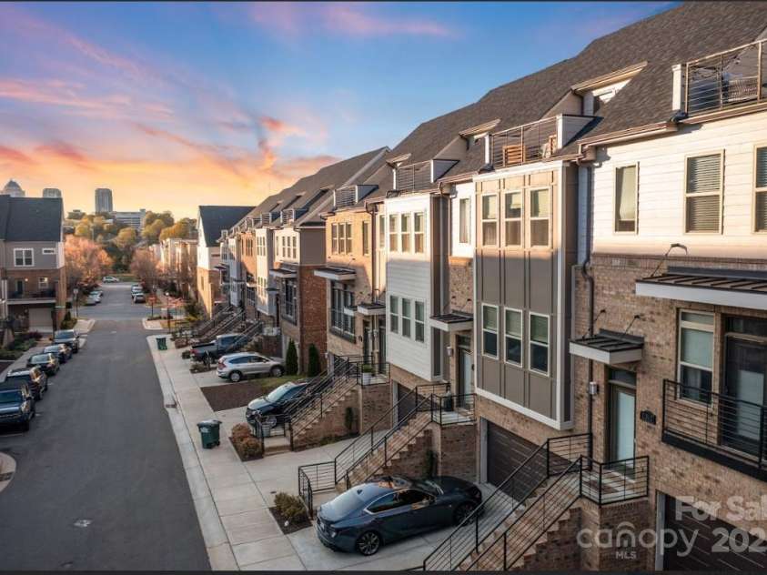 11039 Stetler Street, Charlotte, NC 28204.  MLS# CAR4244228, YatesRealty ID 10070. 
