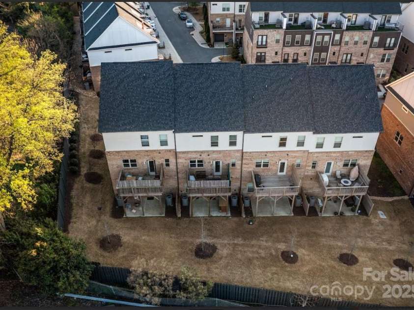 11039 Stetler Street, Charlotte, NC 28204.  MLS# CAR4244228, YatesRealty ID 10070. 