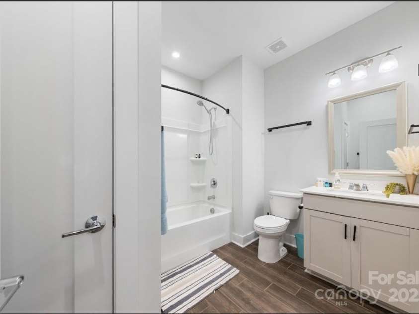 11039 Stetler Street, Charlotte, NC 28204.  MLS# CAR4244228, YatesRealty ID 10070. Fourth Bathroom