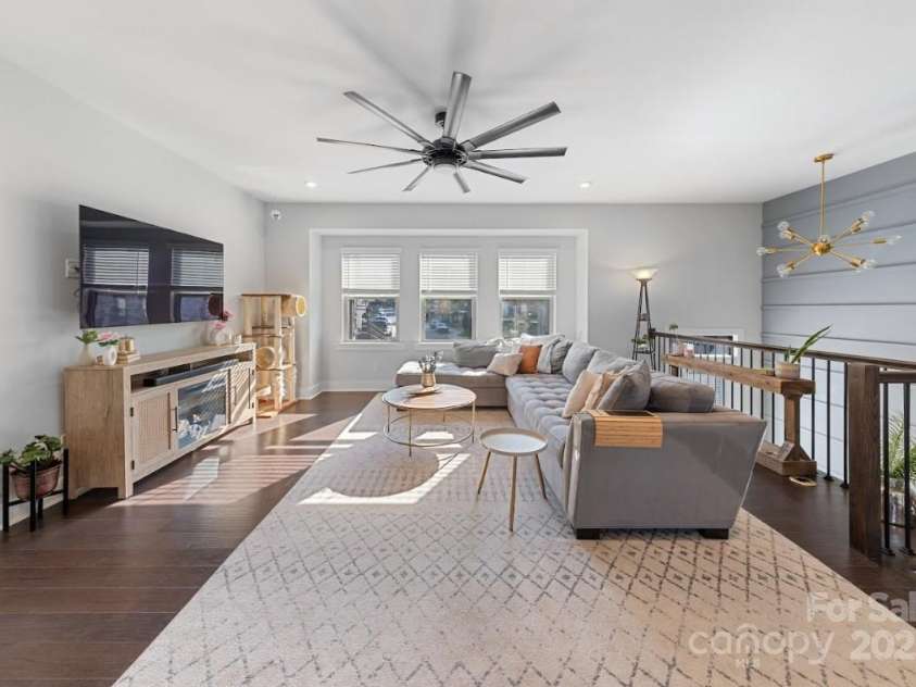 11039 Stetler Street, Charlotte, NC 28204.  MLS# CAR4244228, YatesRealty ID 10070. Living Room