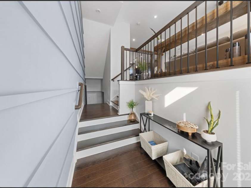 11039 Stetler Street, Charlotte, NC 28204.  MLS# CAR4244228, YatesRealty ID 10070. Main Entry