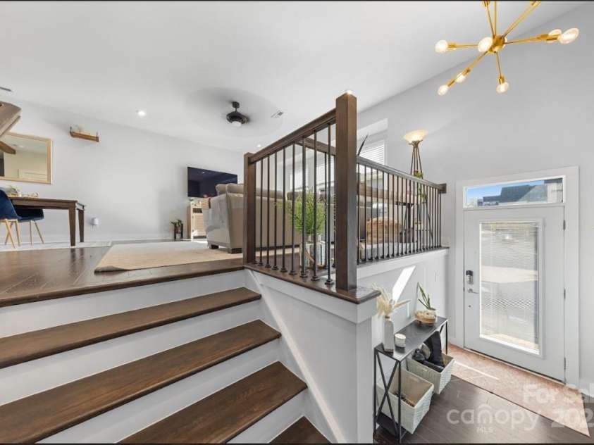 11039 Stetler Street, Charlotte, NC 28204.  MLS# CAR4244228, YatesRealty ID 10070. Main Entry