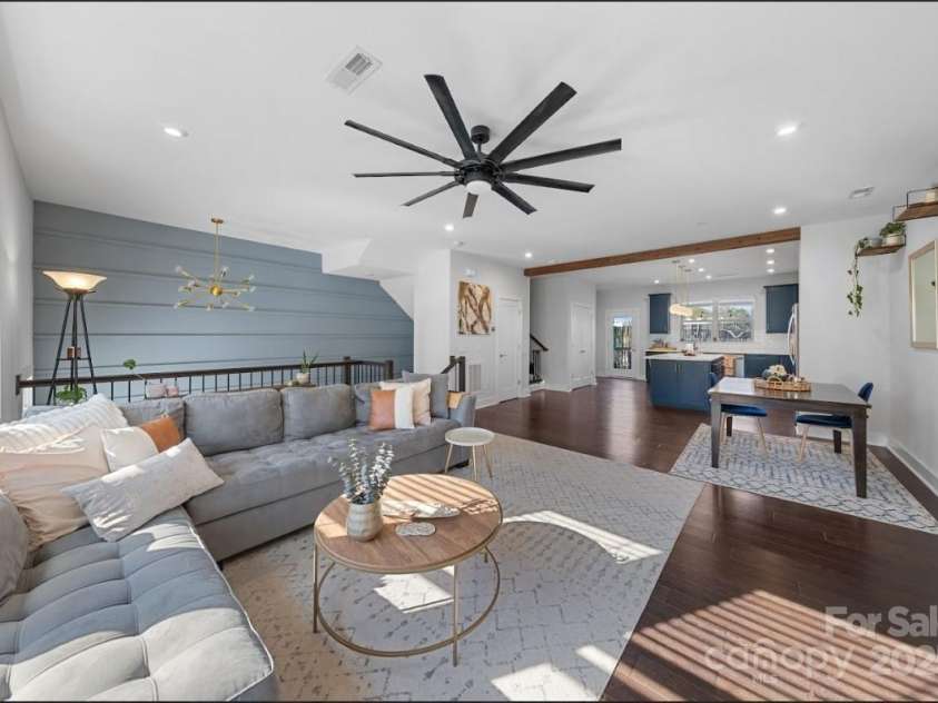11039 Stetler Street, Charlotte, NC 28204.  MLS# CAR4244228, YatesRealty ID 10070. Main Living Area