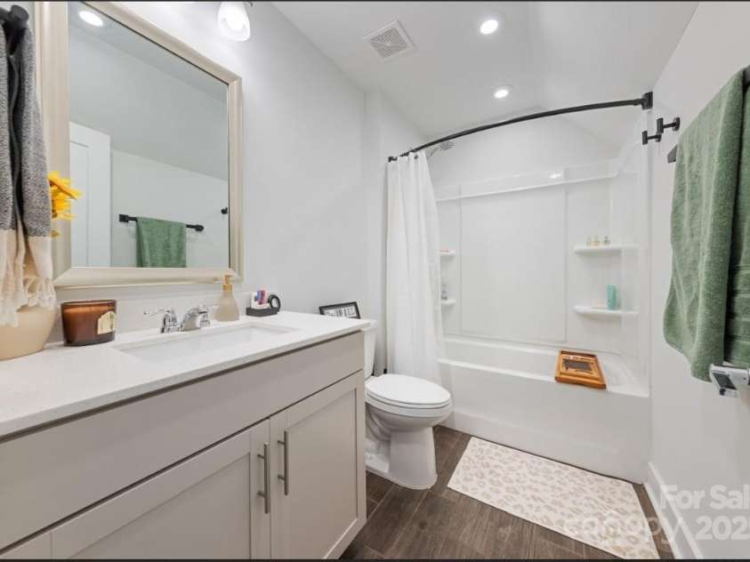 11039 Stetler Street, Charlotte, NC 28204.  MLS# CAR4244228, YatesRealty ID 10070. Third Bedroom Bathroom