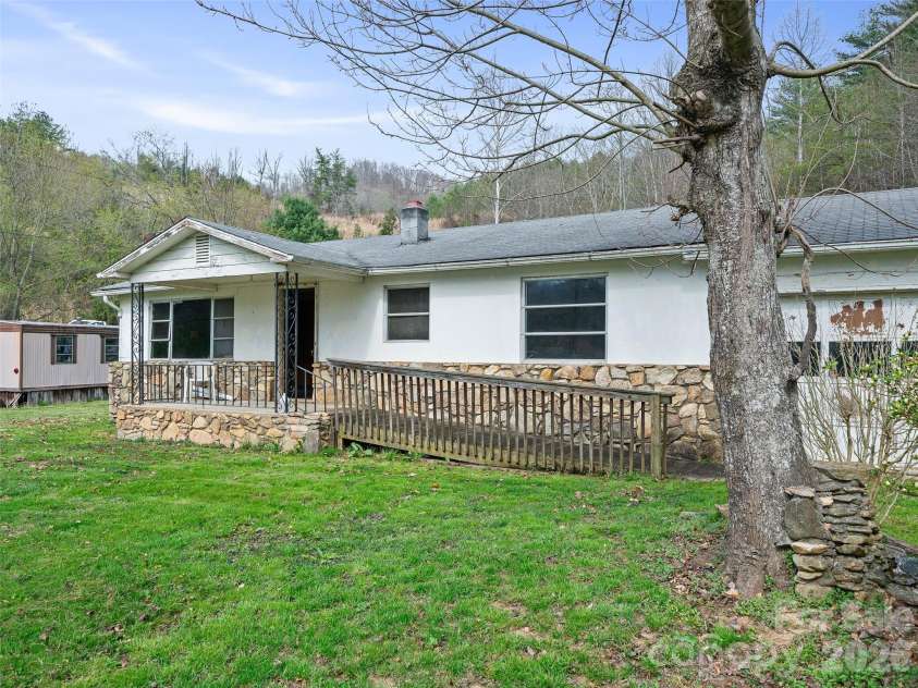 2432 Grapevine Road, Marshall, NC 28753.  MLS# CAR4368389, YatesRealty ID 10070. 