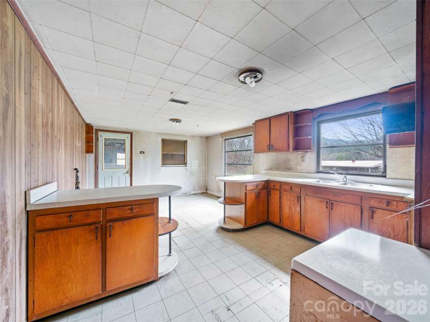 2432 Grapevine Road, Marshall, NC 28753.  MLS# CAR4368389, YatesRealty ID 10070. 