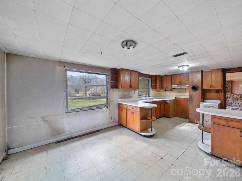 2432 Grapevine Road, Marshall, NC 28753.  MLS# CAR4368389, YatesRealty ID 10070. 