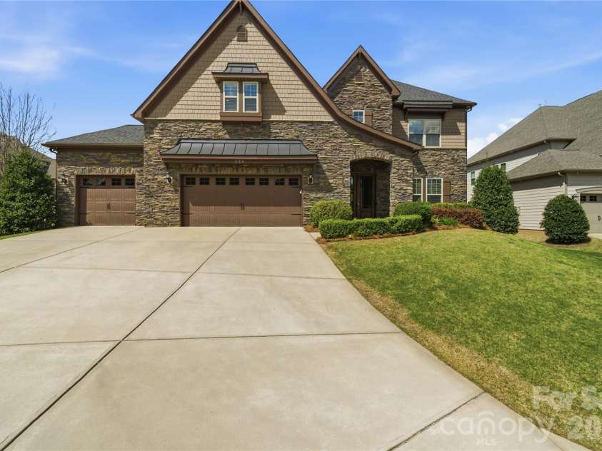 204 Copper Hawk Court, Fort Mill, SC 29715.  MLS# CAR4368407, YatesRealty ID 10071. 