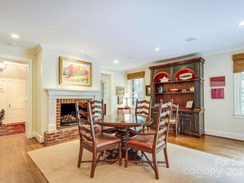 1943 Wendover Road, Charlotte, NC 28211.  MLS# CAR4247717, YatesRealty ID 10072. Den/Breakfast/Flex room with gas fireplace