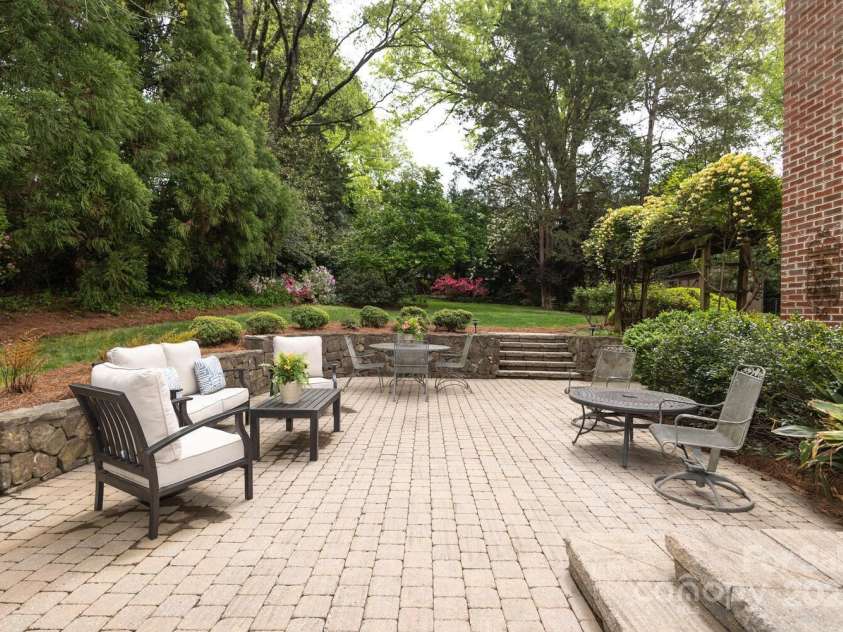 1943 Wendover Road, Charlotte, NC 28211.  MLS# CAR4247717, YatesRealty ID 10072. Generous outdoor living spaces