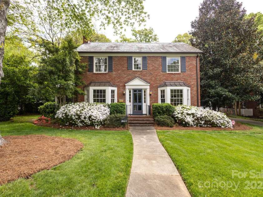 1943 Wendover Road, Charlotte, NC 28211.  MLS# CAR4247717, YatesRealty ID 10072. Great 1940's classic architecture with modern floorplan