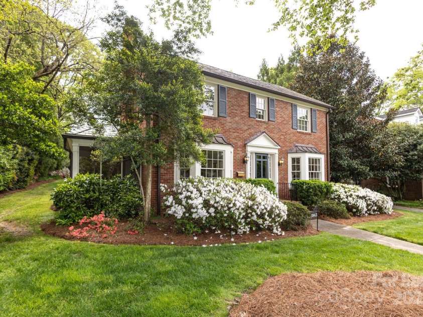 1943 Wendover Road, Charlotte, NC 28211.  MLS# CAR4247717, YatesRealty ID 10072. Side screened porch
