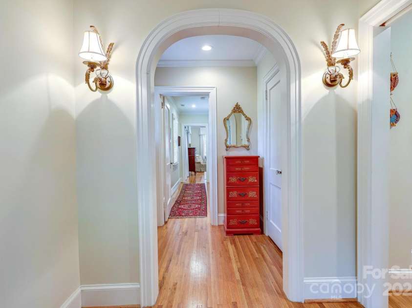 1943 Wendover Road, Charlotte, NC 28211.  MLS# CAR4247717, YatesRealty ID 10072. Upstairs hallway