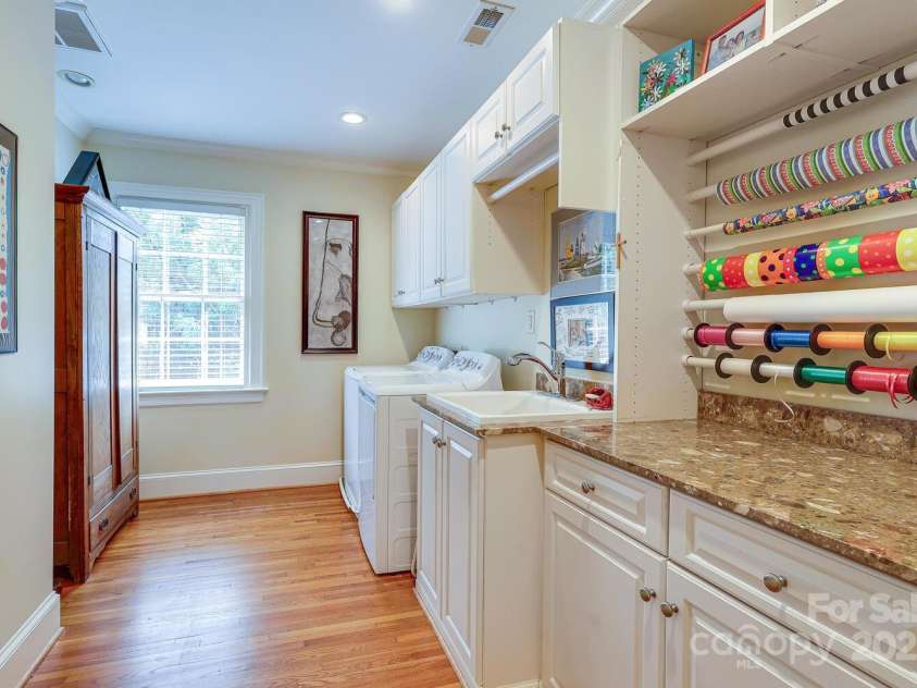 1943 Wendover Road, Charlotte, NC 28211.  MLS# CAR4247717, YatesRealty ID 10072. Upstairs Laundry room