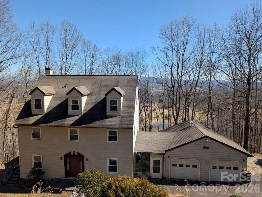 4 Wild Dogwood Trail, Mills River, NC 28759.  MLS# CAR4368433, YatesRealty ID 10072. 