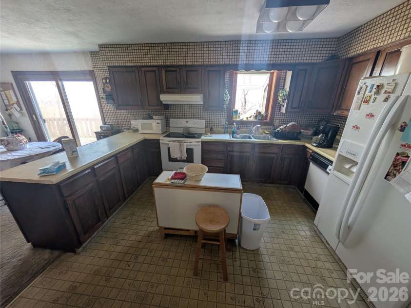 4 Wild Dogwood Trail, Mills River, NC 28759.  MLS# CAR4368433, YatesRealty ID 10072. 