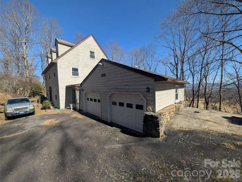 4 Wild Dogwood Trail, Mills River, NC 28759.  MLS# CAR4368433, YatesRealty ID 10072. 