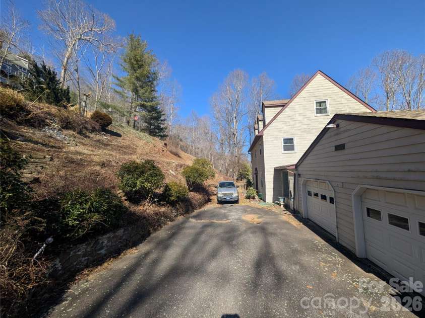 4 Wild Dogwood Trail, Mills River, NC 28759.  MLS# CAR4368433, YatesRealty ID 10072. 