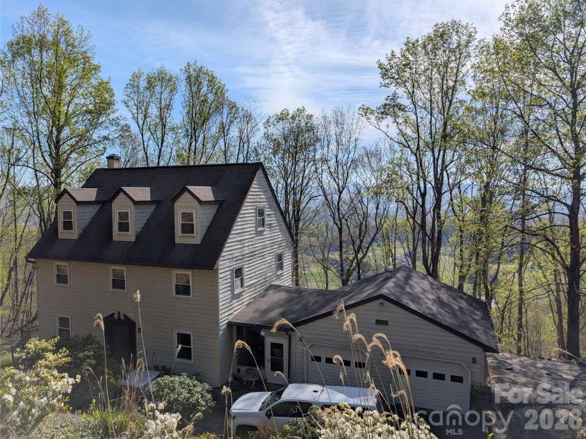 4 Wild Dogwood Trail, Mills River, NC 28759.  MLS# CAR4368433, YatesRealty ID 10072. 