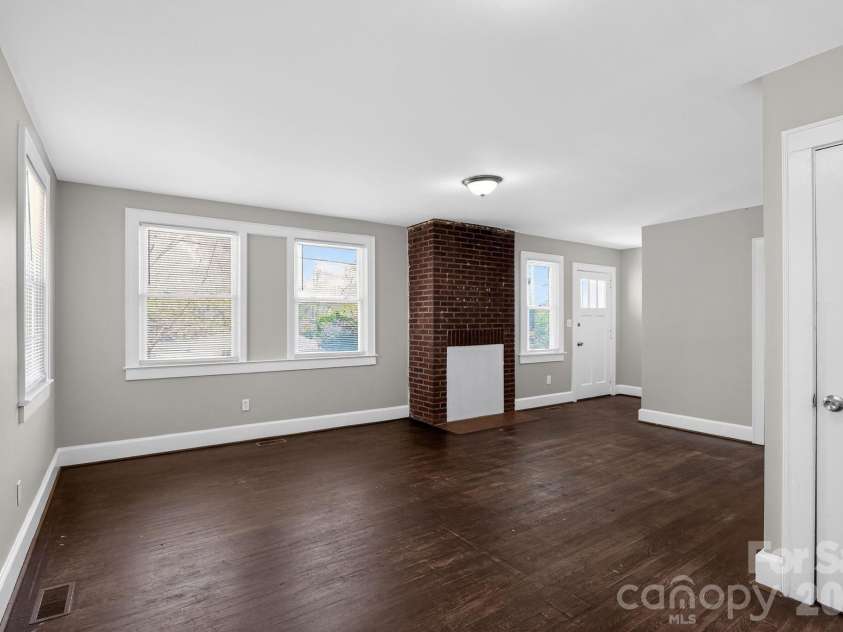 101 Coleman Court, Greenville, SC 29609.  MLS# CAR4368371, YatesRealty ID 10073. 