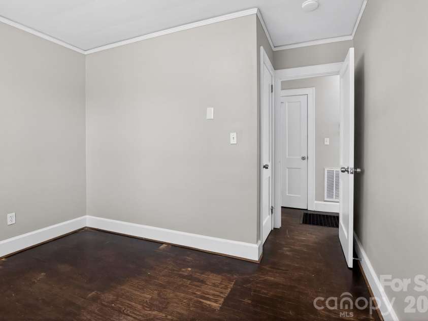 101 Coleman Court, Greenville, SC 29609.  MLS# CAR4368371, YatesRealty ID 10073. 