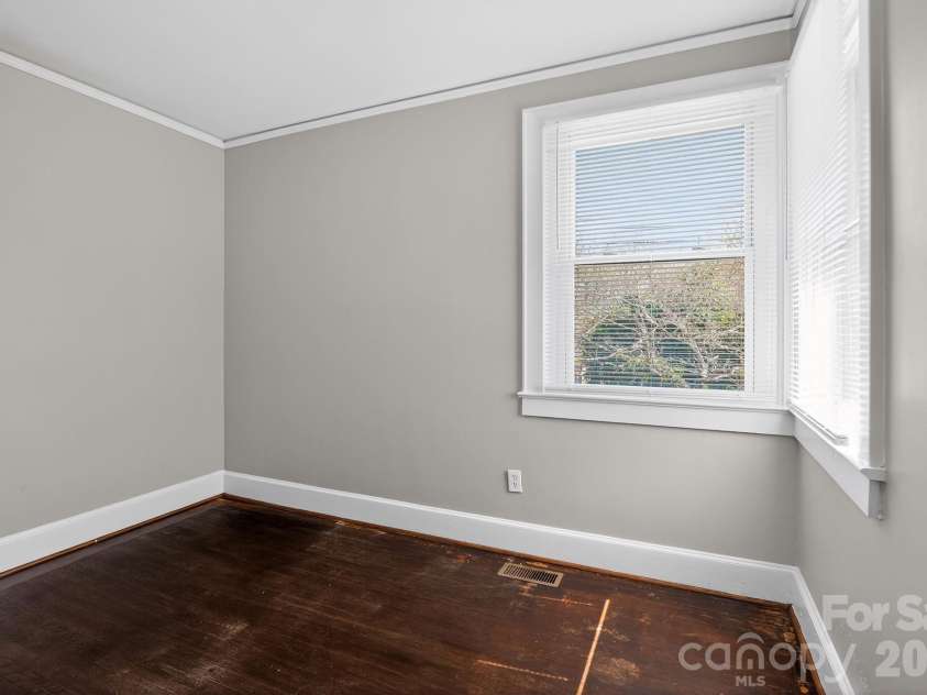 101 Coleman Court, Greenville, SC 29609.  MLS# CAR4368371, YatesRealty ID 10073. 