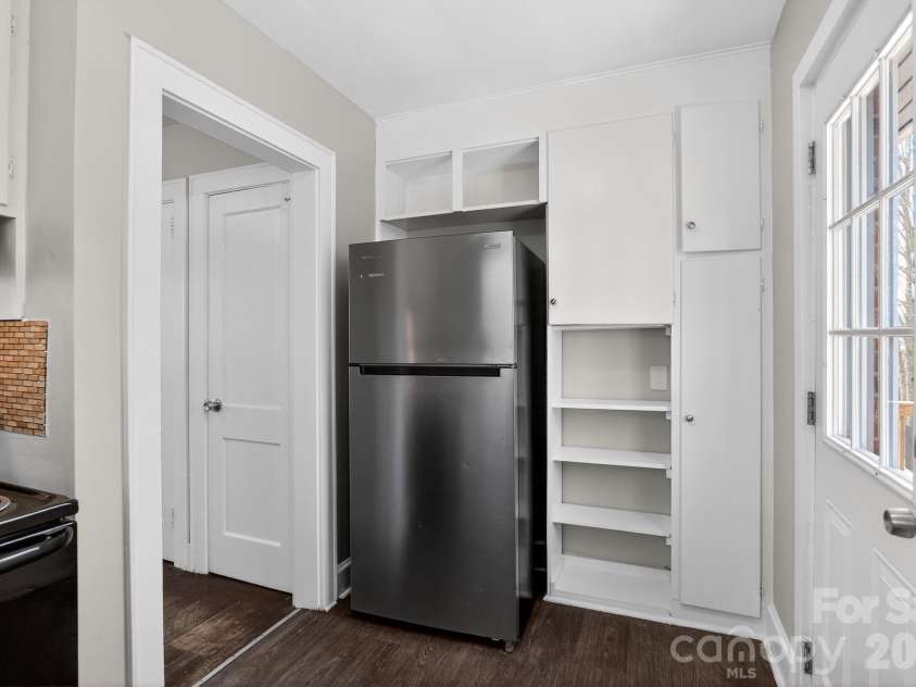 101 Coleman Court, Greenville, SC 29609.  MLS# CAR4368371, YatesRealty ID 10073. 