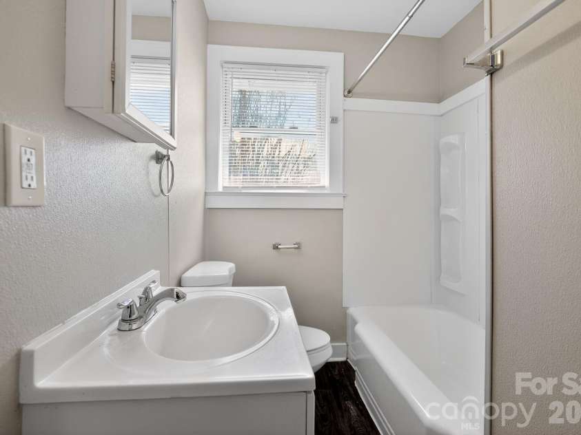 101 Coleman Court, Greenville, SC 29609.  MLS# CAR4368371, YatesRealty ID 10073. 