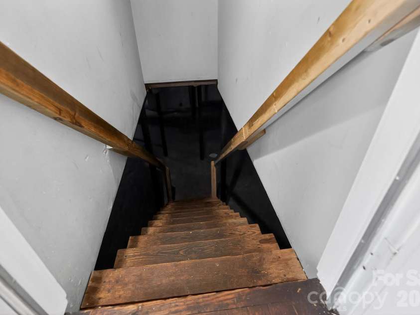 101 Coleman Court, Greenville, SC 29609.  MLS# CAR4368371, YatesRealty ID 10073. 