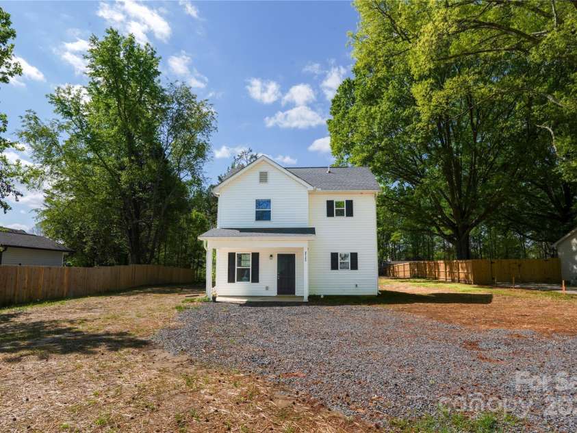 8722 Moody Road, Charlotte, NC 28215.  MLS# CAR4244155, YatesRealty ID 10073. 