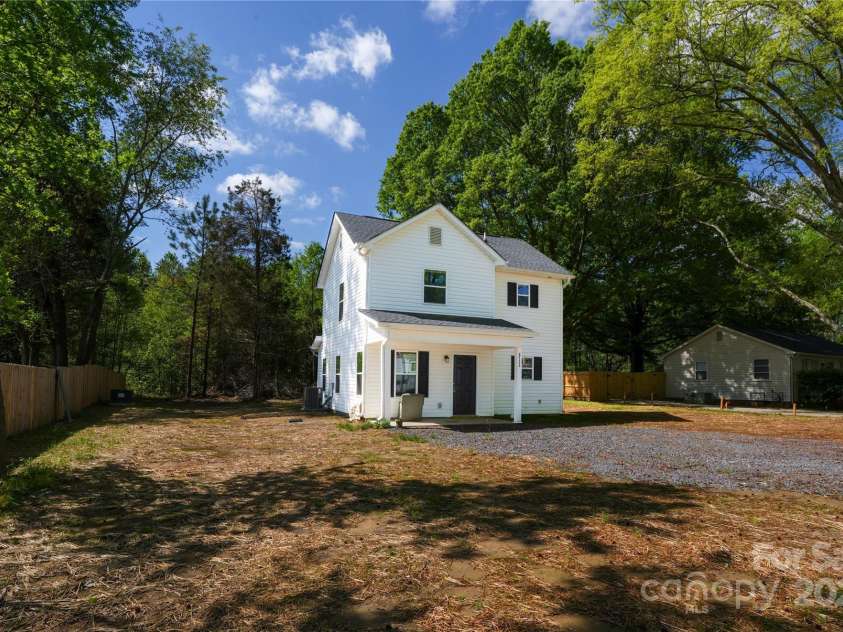 8722 Moody Road, Charlotte, NC 28215.  MLS# CAR4244155, YatesRealty ID 10073. 