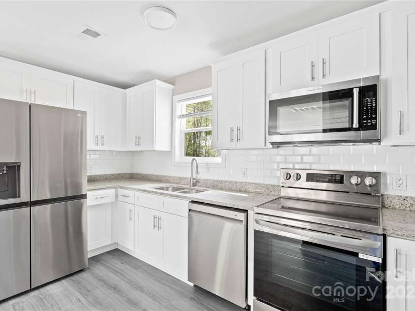 8722 Moody Road, Charlotte, NC 28215.  MLS# CAR4244155, YatesRealty ID 10073. 