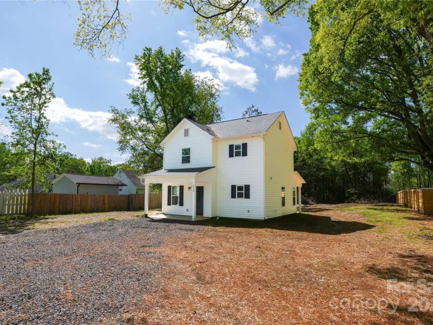 8722 Moody Road, Charlotte, NC 28215.  MLS# CAR4244155, YatesRealty ID 10073. 