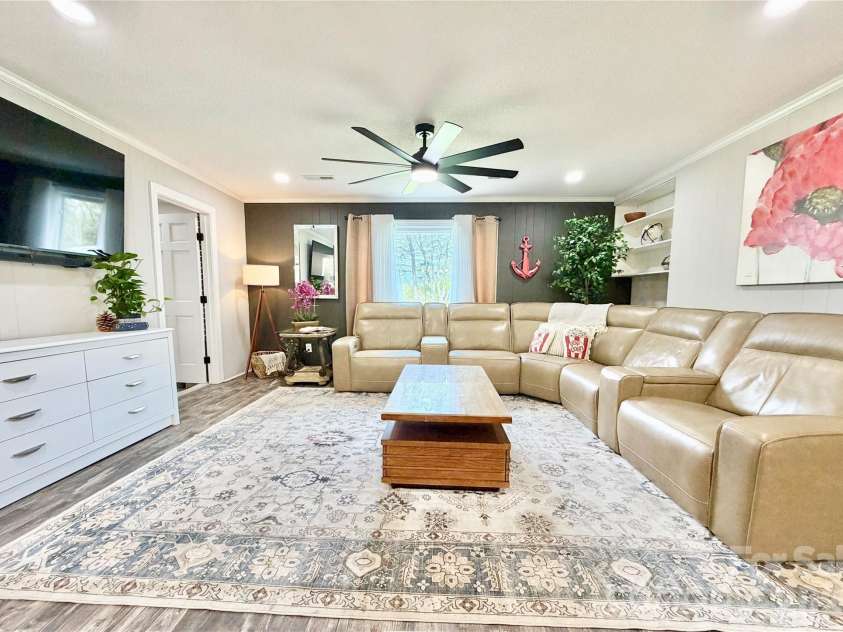261 Thomas Lane, Stony Point, NC 28678.  MLS# CAR4368460, YatesRealty ID 10074. 