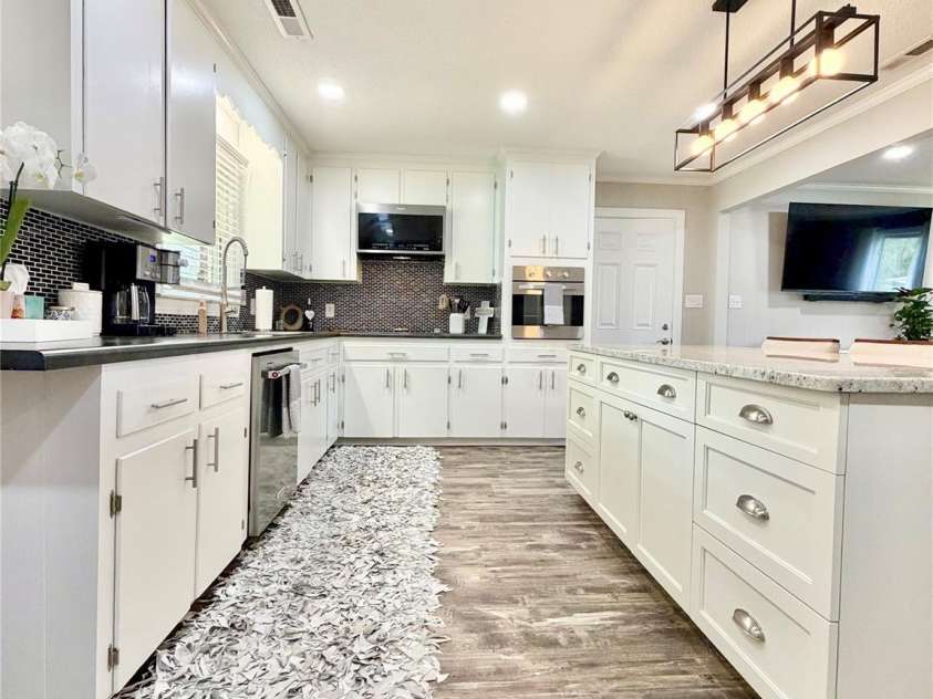 261 Thomas Lane, Stony Point, NC 28678.  MLS# CAR4368460, YatesRealty ID 10074. 