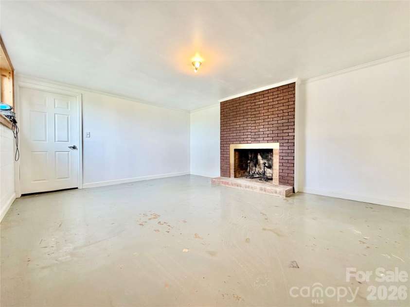 261 Thomas Lane, Stony Point, NC 28678.  MLS# CAR4368460, YatesRealty ID 10074. 