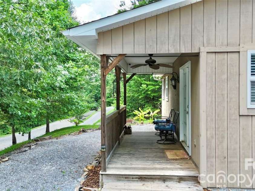 37 Coyote Drive, Marion, NC 28752.  MLS# CAR4368436, YatesRealty ID 10075. 