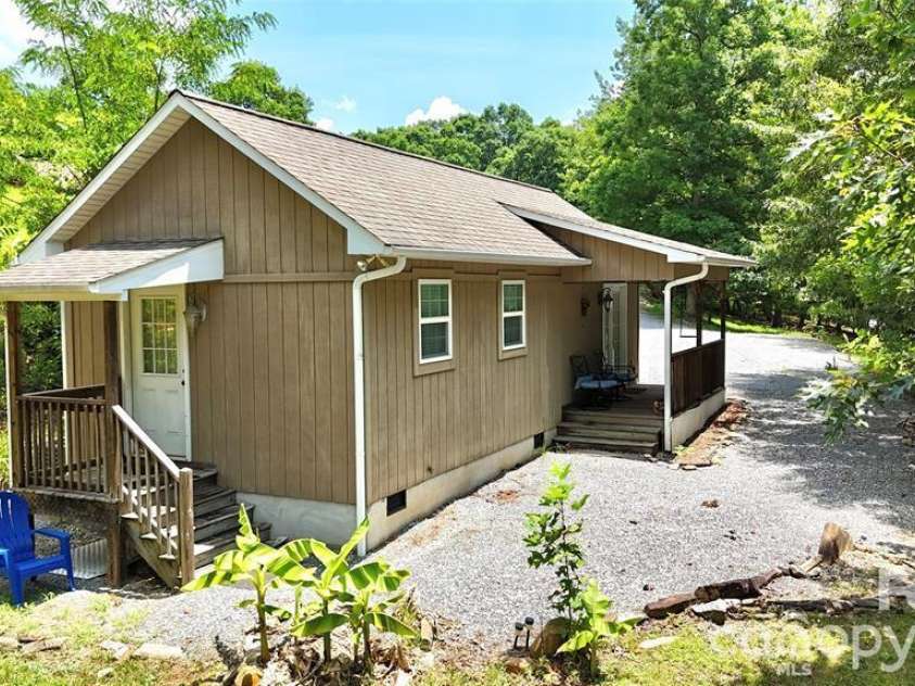 37 Coyote Drive, Marion, NC 28752.  MLS# CAR4368436, YatesRealty ID 10075. 