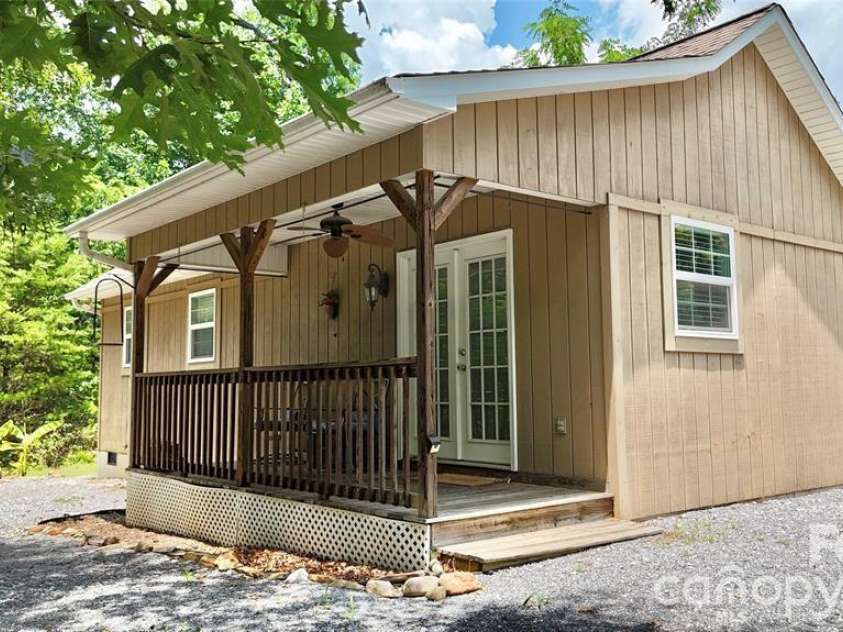 37 Coyote Drive, Marion, NC 28752.  MLS# CAR4368436, YatesRealty ID 10075. 