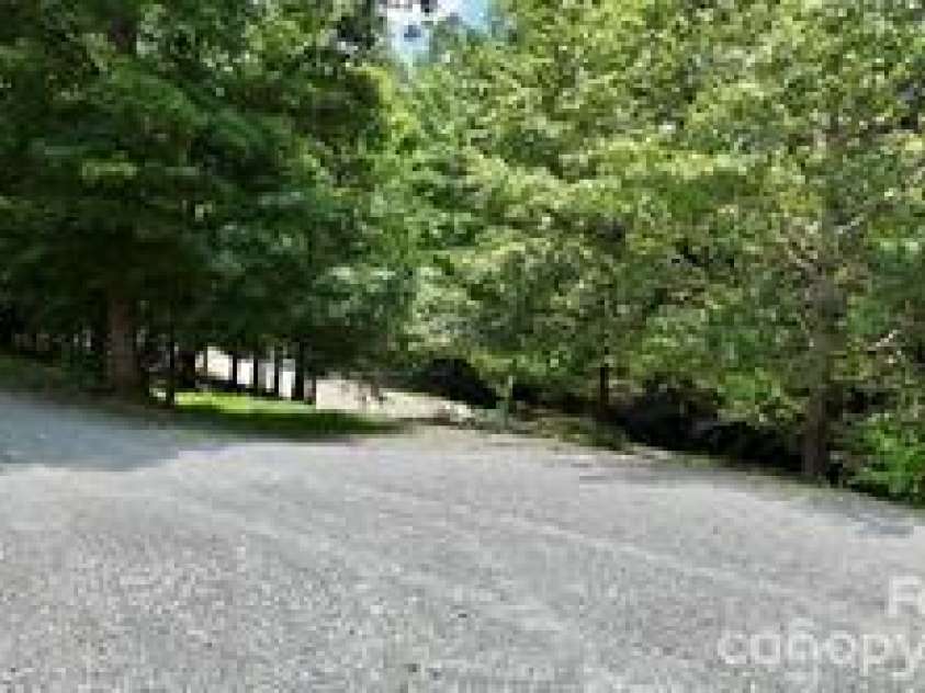 37 Coyote Drive, Marion, NC 28752.  MLS# CAR4368436, YatesRealty ID 10075. 
