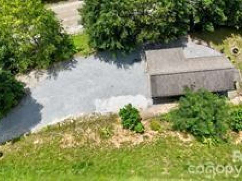 37 Coyote Drive, Marion, NC 28752.  MLS# CAR4368436, YatesRealty ID 10075. 