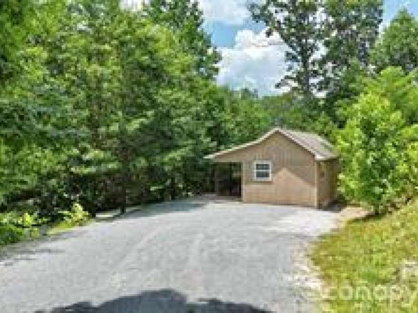 37 Coyote Drive, Marion, NC 28752.  MLS# CAR4368436, YatesRealty ID 10075. 