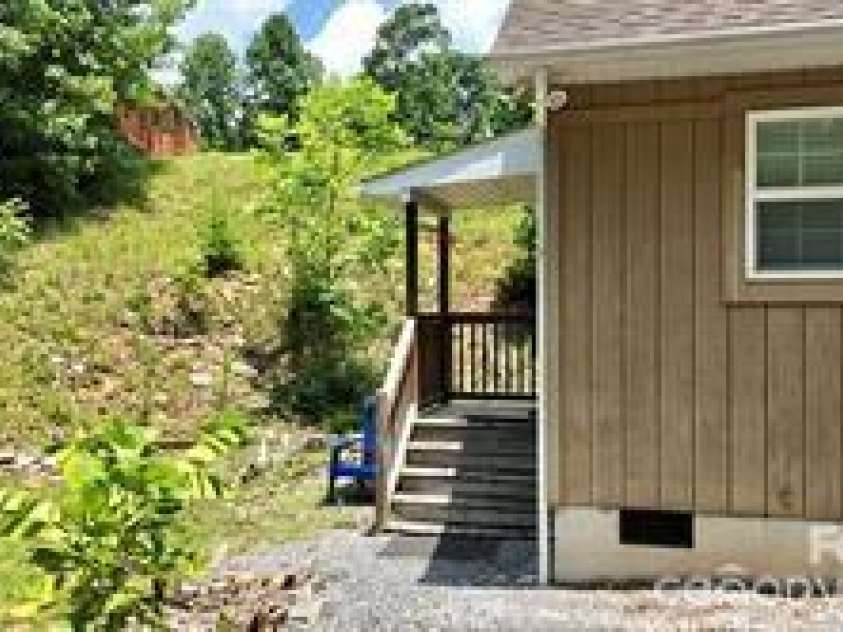 37 Coyote Drive, Marion, NC 28752.  MLS# CAR4368436, YatesRealty ID 10075. 